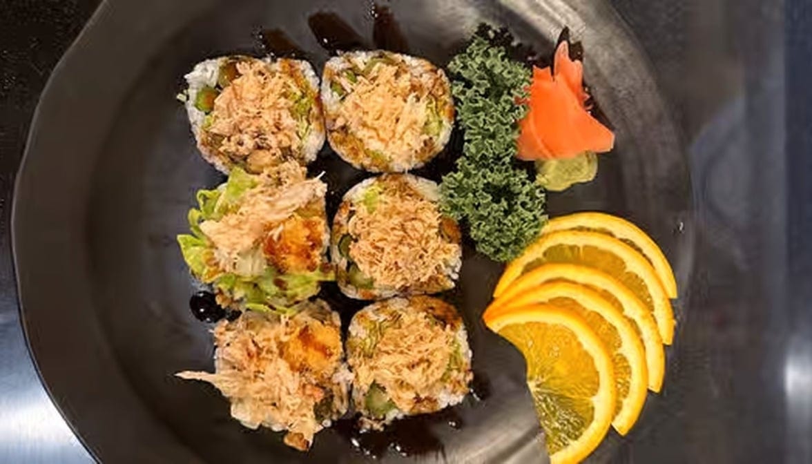 F5.Lobster Feast Roll.