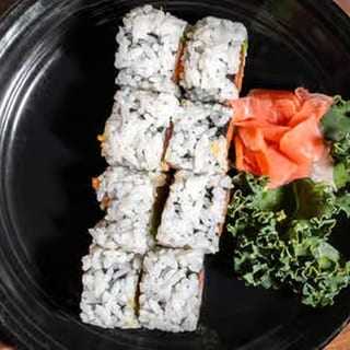 C5.Salmon Avocado Roll