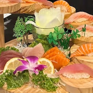 B7.Sushi & Sashimi Combo Special